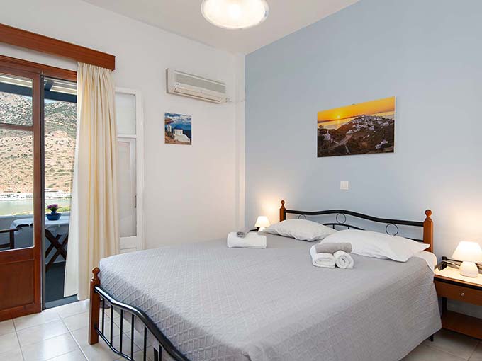 Bedroom with double bed