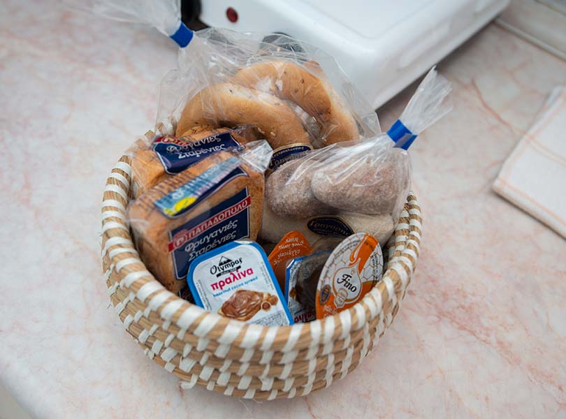 Κέρασμα από τα στούντιος Ευγενία